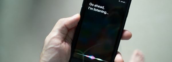appli-dis-siri-assistant-vocal Aux Etats-Unis, des internautes recommandent d'installer sur son iPhone un raccourci qui permet d'alerter un ami et de lancer un enregistrement vidéo quand la police vous fait signe de vous arrêter