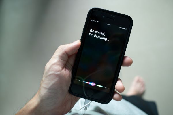 Aux Etats-Unis, des internautes recommandent d'installer sur son iPhone un raccourci qui permet d'alerter un ami et de lancer un enregistrement vidéo quand la police vous fait signe de vous arrêter