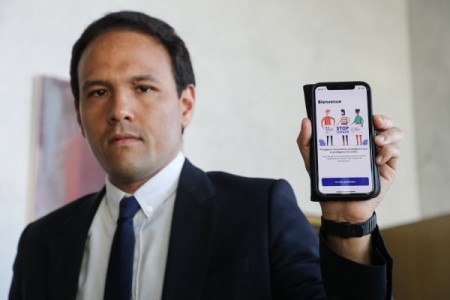Application StopCovid pour Android et iPhone présentée par le secrétaire d'Etat au numérique Cédric O