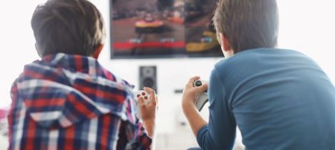 enfants-jeux-video Aucune industrie ne devrait autant tirer son épingle du jeu que celle des jeux vidéo, bien partie pour exploser ses records.