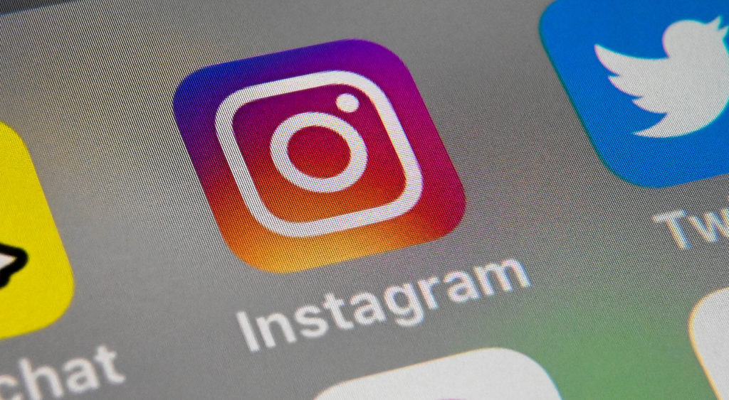 Instagram, sticker a inserer a sa story via la fonctionnalite Reshare