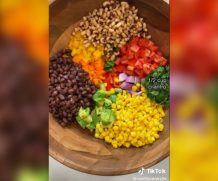 Recettes froides en été : les salades bowl font fureur sur TikTok