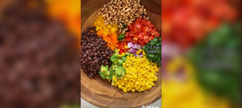 Recettes froides en été : les salades bowl font fureur sur TikTok