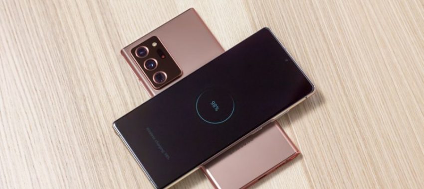 Charge sans fil inversée : bientôt sur tous les smartphones prémiums