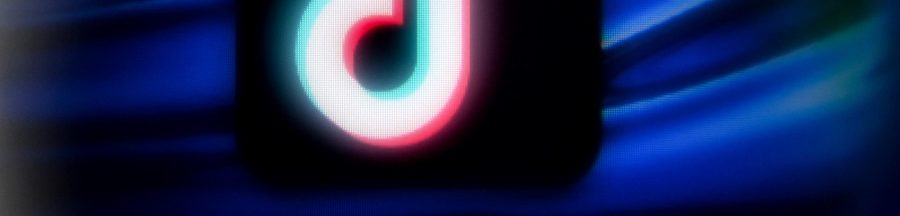 grammys-awards-revelation-de-l-annee-tiktok L’affiche visuelle du réseau social TikTok, connu pour être la pépinière d’artistes des Grammys Awards