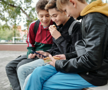 La pause numérique étendue à tous les collèges dès la rentrée 2025
