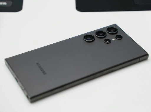 Samsung Galaxy S25 Edge : finesse extrême et verre Gorilla Glass Ceramic 2