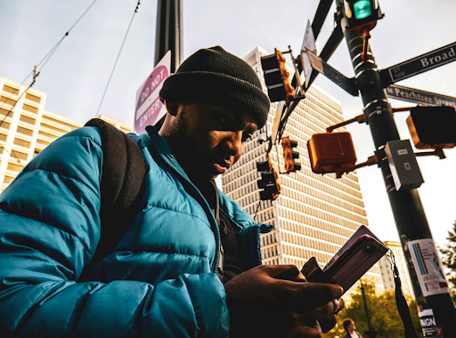 B&YOU Summer Edition : le forfait mobile eSIM qui vous offre une connectivité internationale