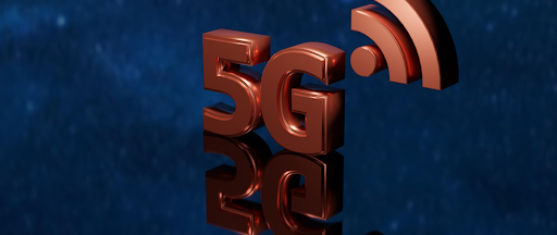 Une représentation de la connexion internet 5G sur un fond galactique. Une représentation de la connexion internet 5G sur un fond galactique.