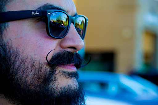 Lunettes Ray-Ban Meta : Orange lance une commercialisation en boutiques et en ligne