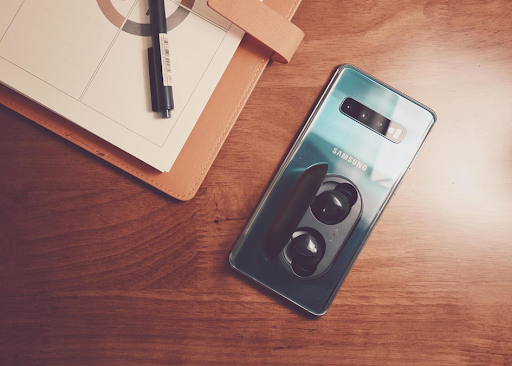 Audioguide du Musée Van Gogh : une expérience immersive innovante avec le Galaxy S25+