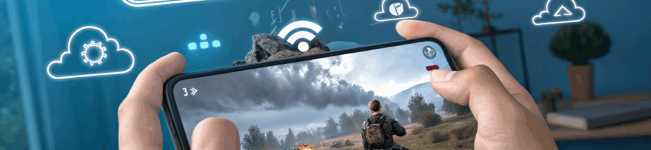 Une personne tenant un portable et jouant au Cloud Gaming