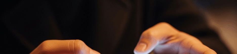 Personne utilisant un smartphone