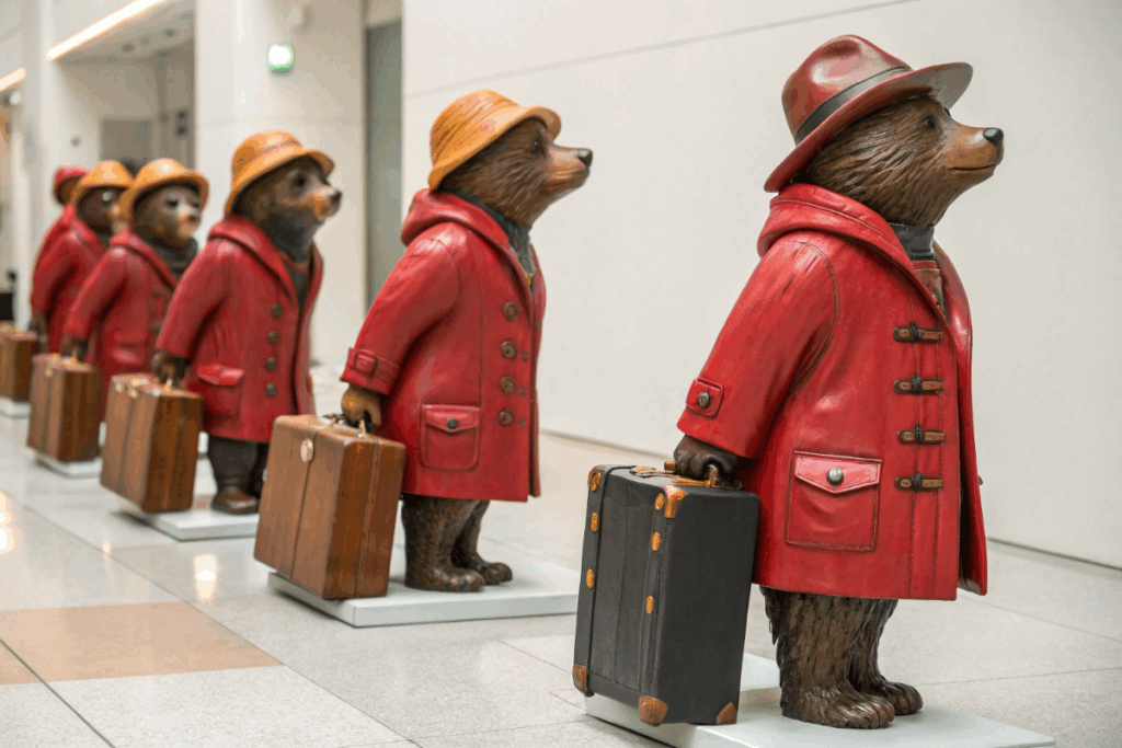 Statues de l'ours Paddington exposées