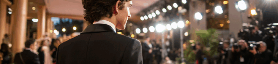 un acteur similaire à Timothée Chalamet pendant un évènement