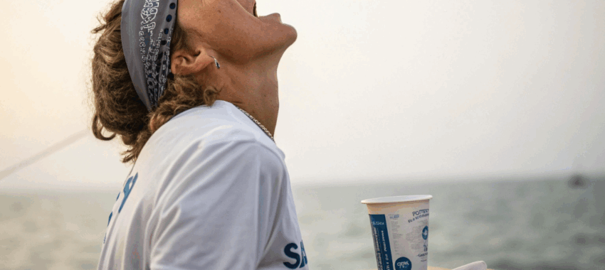 Gargarisme à l’eau salée : astuce efficace contre le rhume