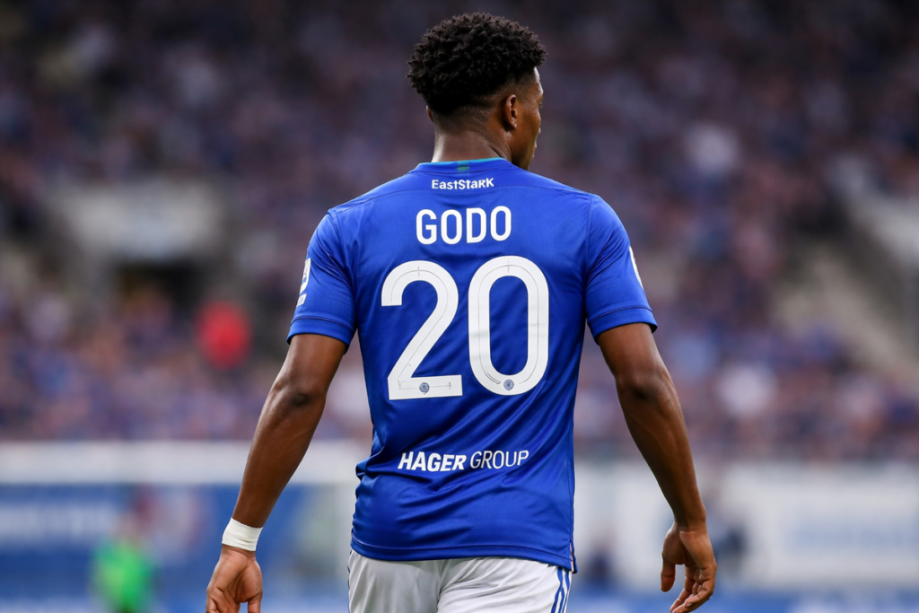 Martial Godo avec le maillot de Strasbourg