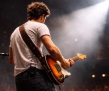 Niall Horan : coup d’œil sur le single pop Dinner Party