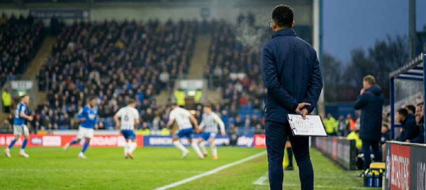 Liam Rosenior viré de Chelsea : la PL en direct sur smartphone