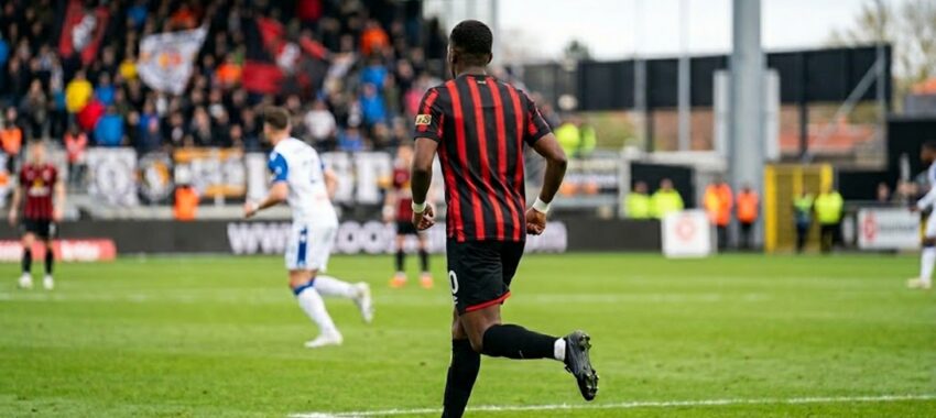 Eli Junior Kroupi et Barcelone : mercato à suivre sur mobile
