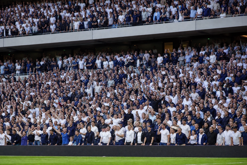 Les supporters de Tottenham en tribune