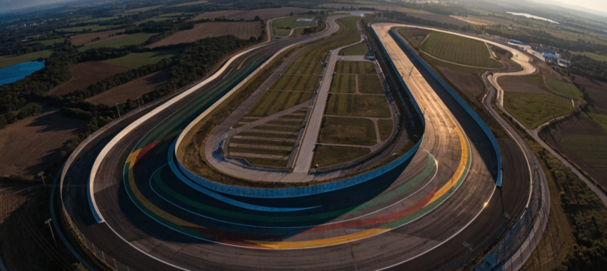 Days of Thunder 2 :  Tom Cruise et Anne Hathaway lancent les moteurs