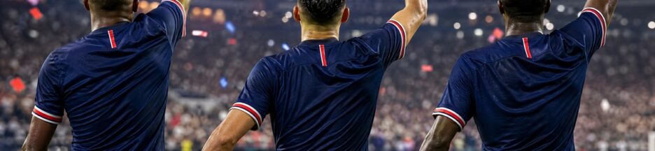Les joueurs du PSG qui célèbrent un but