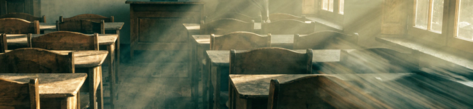 Salle de classe vide évoquant l'univers de Ducobu et Elie Semoun