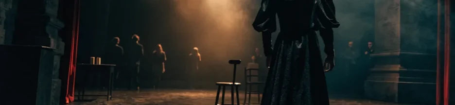 Illustration IA d’un acteur répétant une scène de théâtre inspirée de Hamlet