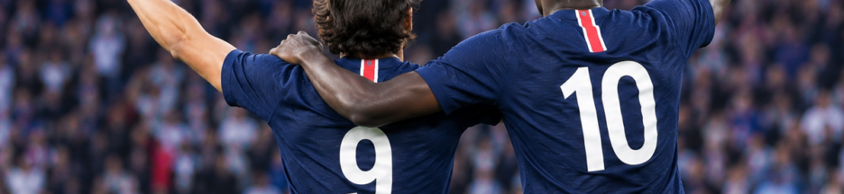 Joueurs du PSG qui célèbrent un but