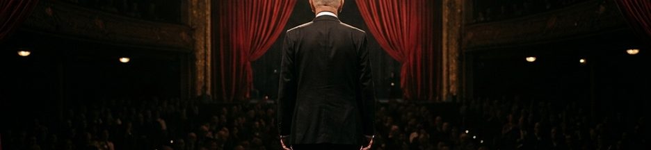 Acteur âgé et chauve