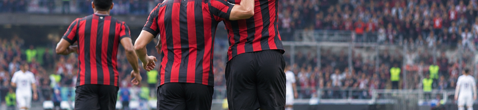Joueurs de l’AC Milan qui célèbrent un but