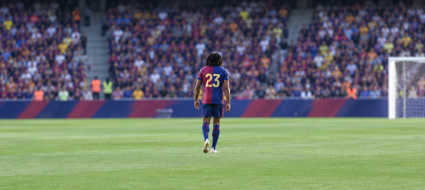 Jules Koundé, courtisé malgré sa situation compliquée au FC Barcelone