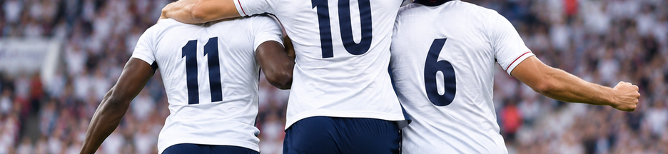 Joueurs de l'équipe d’Angleterre qui célèbrent un but